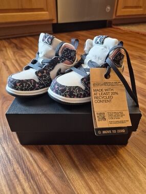 Jordan 1 Mid SE Floral- Toddler Size 7c